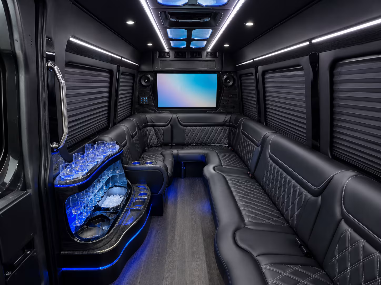 corporate and convention shuttles to the hawaii convention center and blaisdell