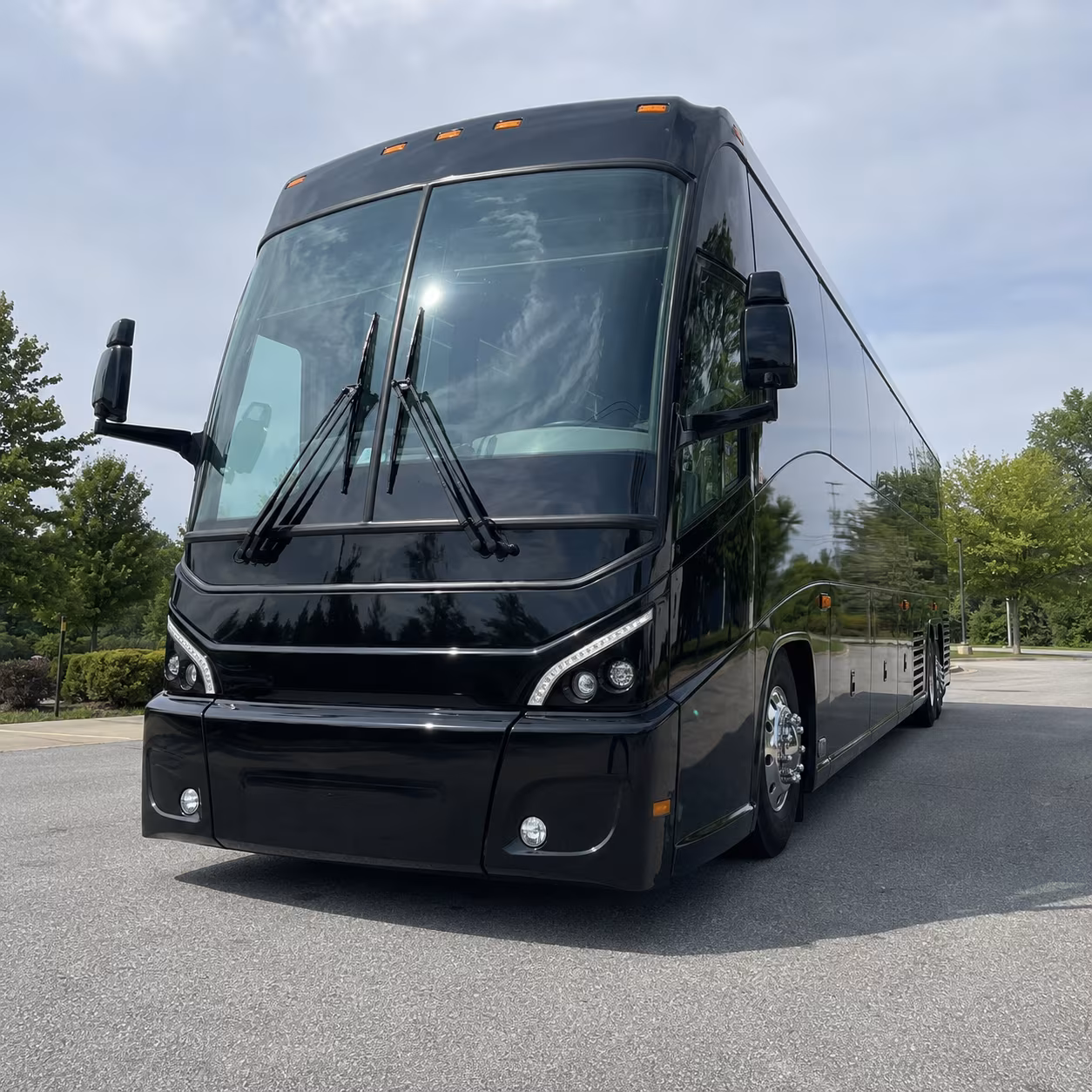 honolulucharterbuscompany com makes it possible to reach ko olina and the leeward coast with ease