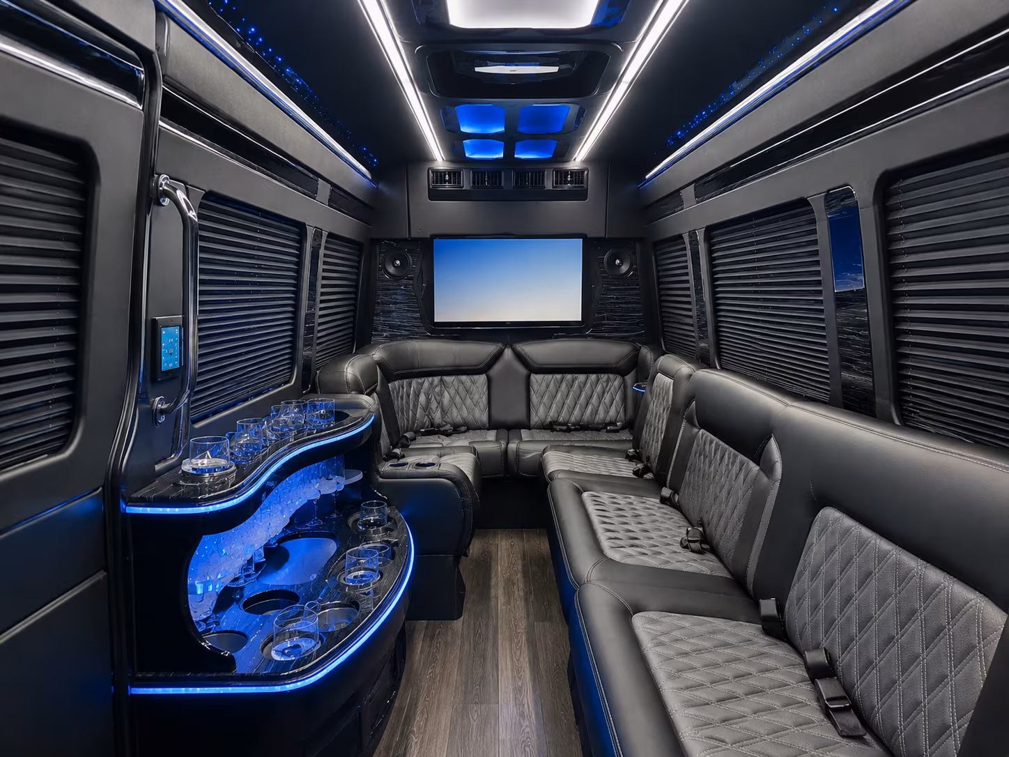 plan your hawaii food and wine festival group transportation early