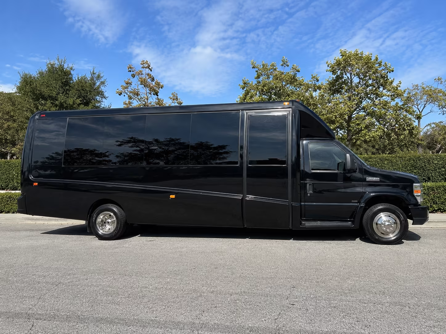 waipahu bus rentals